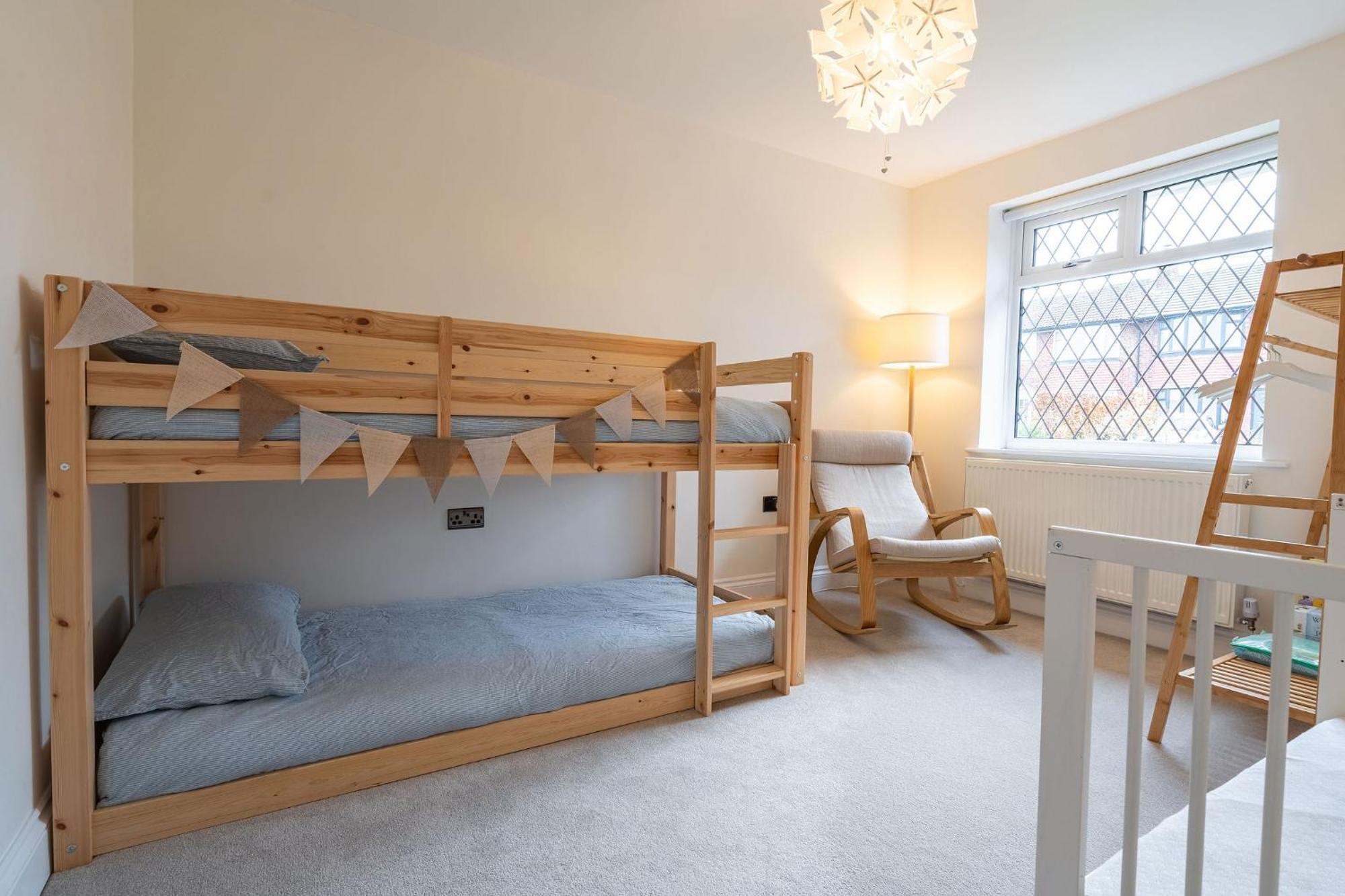 Nature Inspired Bungalow With 3 Rooms - 10 Mins From Manchester Airport Timperley Zewnętrze zdjęcie